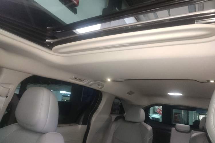 Used Toyota Granvia 2023 2.5L Hybrid Comfort Edition Headliner