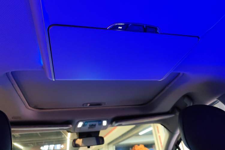 Used Toyota Granvia 2023 2.5L Hybrid Comfort Edition Headliner