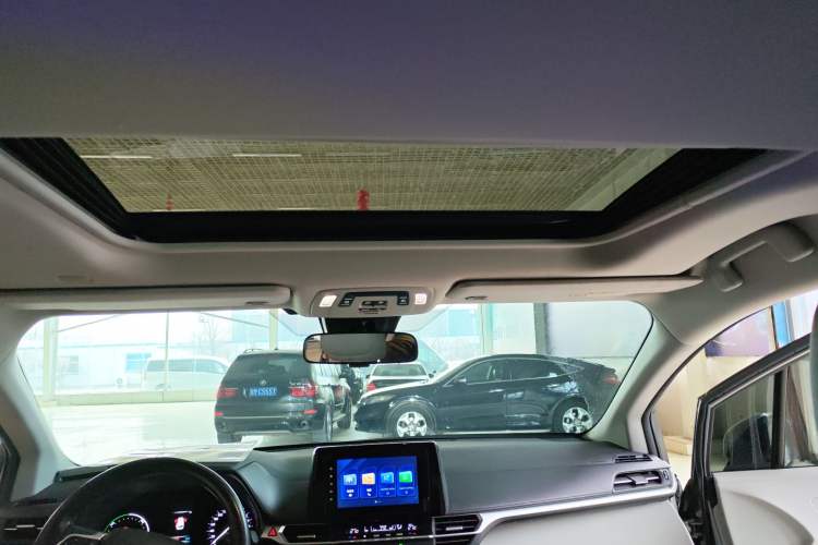 Used Toyota Granvia 2023 2.5L Hybrid Luxury Edition Headliner