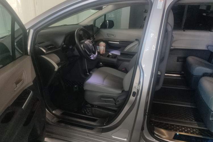 Used Toyota Granvia 2023 2.5L Hybrid Comfort Edition Left Front Seat