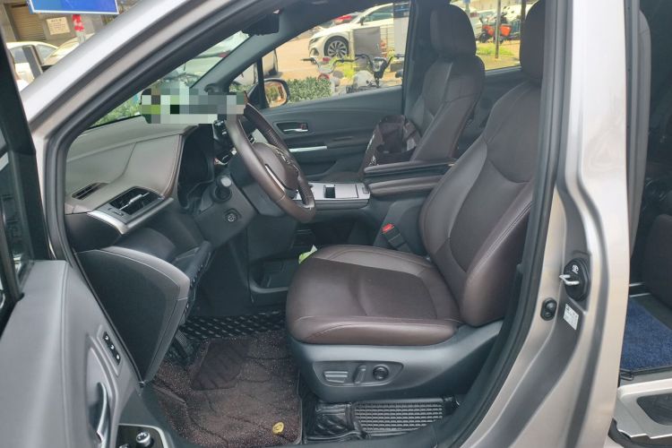 Used Toyota Granvia 2023 2.5L Hybrid Flagship VIP Edition Left Front Seat