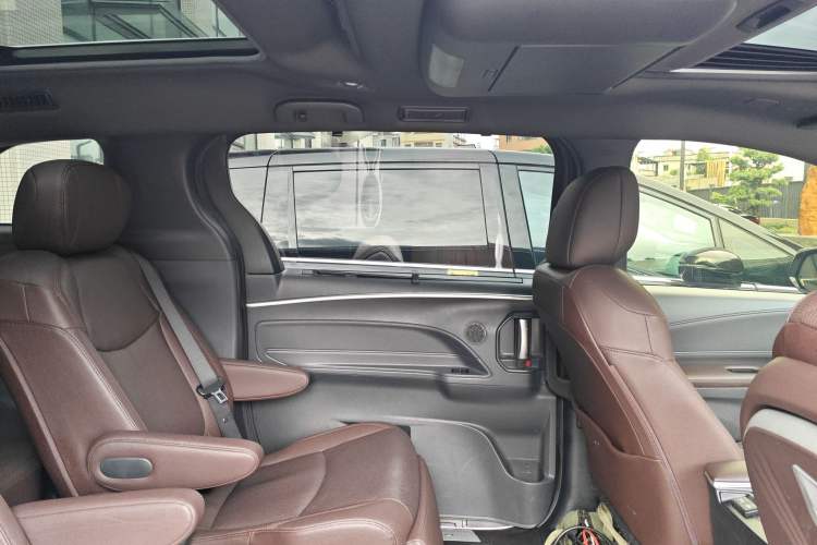 Used Toyota Granvia 2023 2.5L Hybrid Flagship VIP Edition Left Rear Door Interior