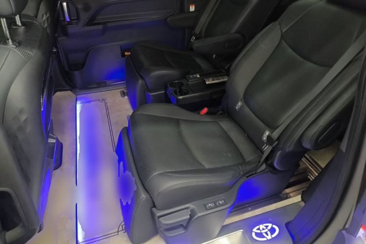 Used Toyota Granvia 2023 2.5L Hybrid Flagship VIP Edition Left Rear Seat
