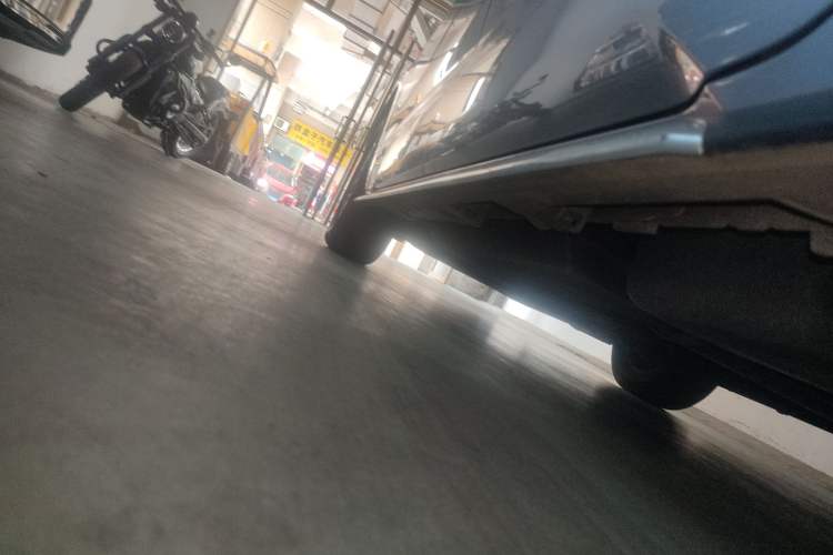 Used Toyota Granvia 2023 2.5L Hybrid Comfort Edition Left Side Sill