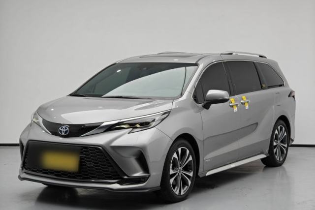 Used Toyota Granvia 2023 2.5L Hybrid Flagship VIP Edition