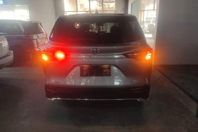 Used Toyota Granvia 2023 2.5L Hybrid Comfort Edition Rear