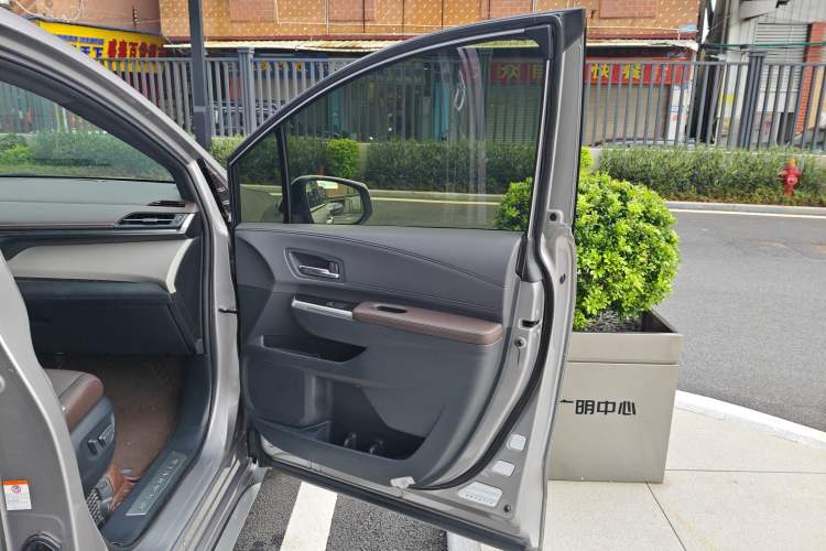 Used Toyota Granvia 2023 2.5L Hybrid Flagship VIP Edition Right Front Door Interior