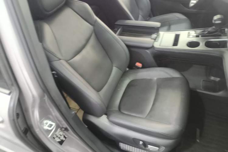 Used Toyota Granvia 2023 2.5L Hybrid Flagship VIP Edition Right Front Seat