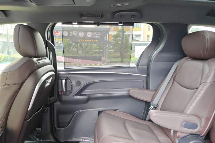 Used Toyota Granvia 2023 2.5L Hybrid Flagship VIP Edition Right Rear Door Interior