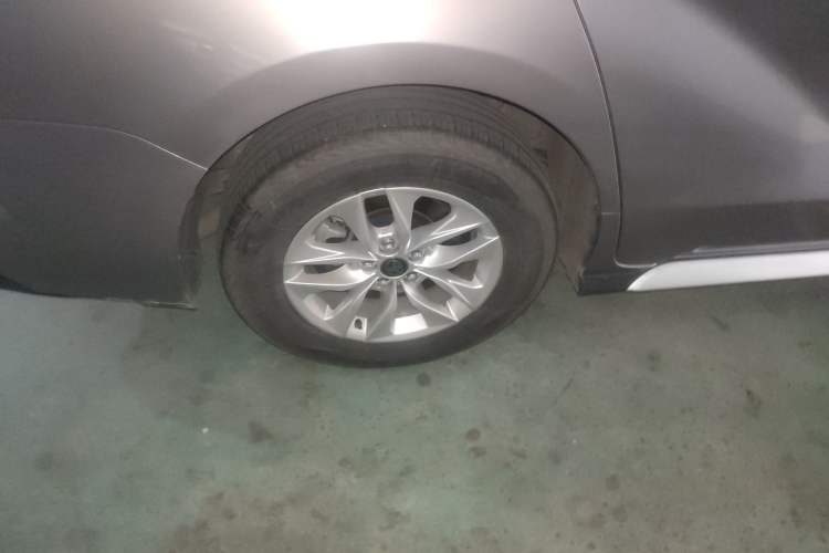 Used Toyota Granvia 2023 2.5L Hybrid Comfort Edition Right Rear Wheel Hub