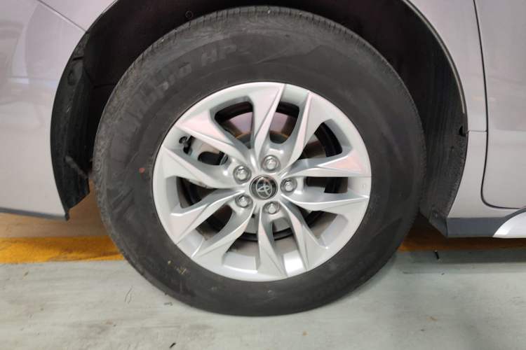 Used Toyota Granvia 2023 2.5L Hybrid Comfort Edition Right Rear Wheel Hub