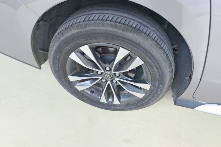 Used Toyota Granvia 2023 2.5L Hybrid Luxury Edition Right Rear Wheel Hub