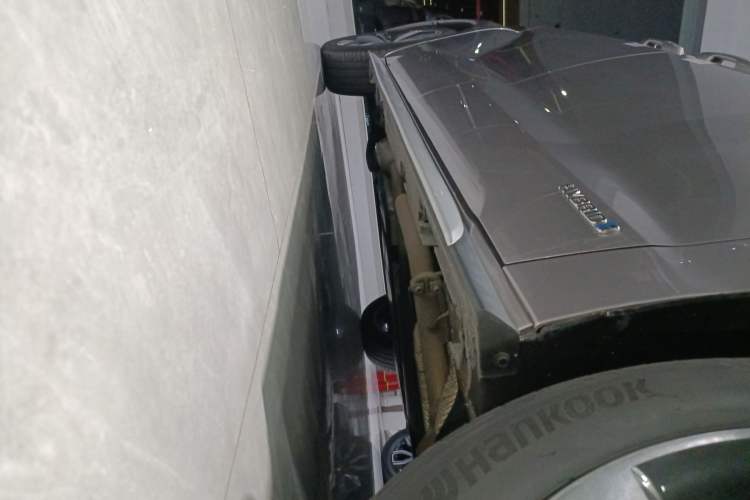 Used Toyota Granvia 2023 2.5L Hybrid Prestige VIP Edition Right Side Sill