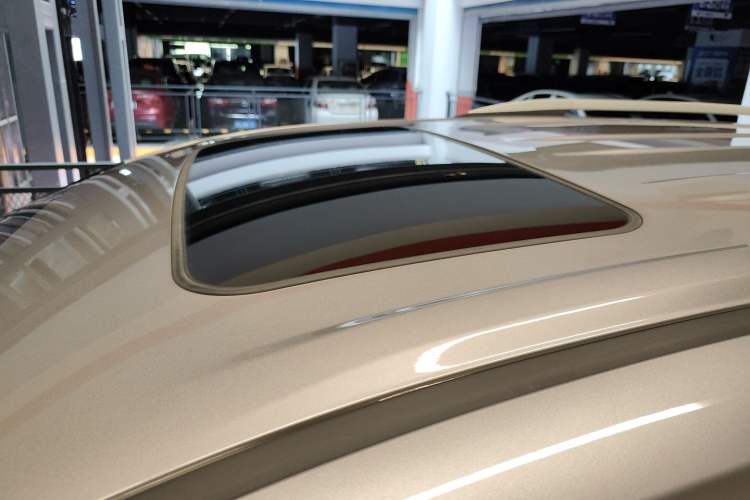 Used Toyota Granvia 2023 2.5L Hybrid Comfort Edition Roof