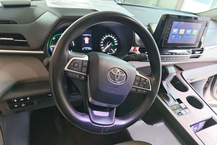 Used Toyota Granvia 2023 2.5L Hybrid Luxury Edition Steering Wheel