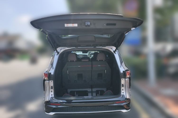 Used Toyota Granvia 2023 2.5L Hybrid Flagship VIP Edition Trunk