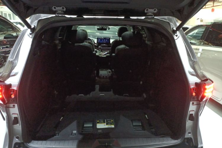 Used Toyota Granvia 2023 2.5L Hybrid Prestige VIP Edition Trunk