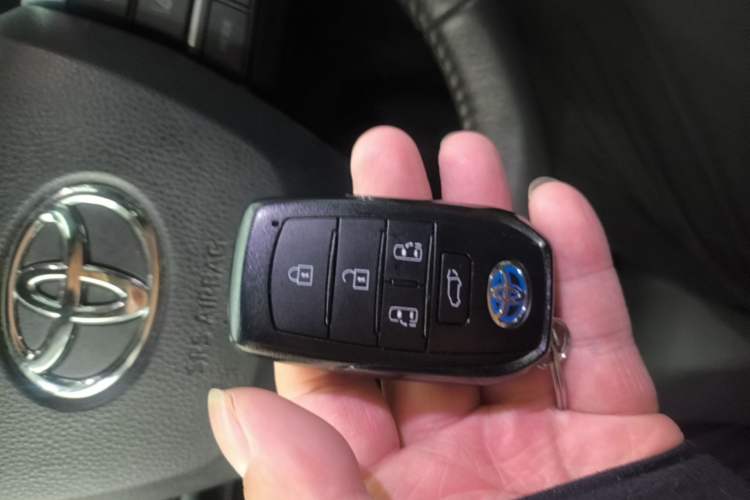 Used Toyota Granvia 2023 2.5L Hybrid Flagship VIP Edition Vehicle Key