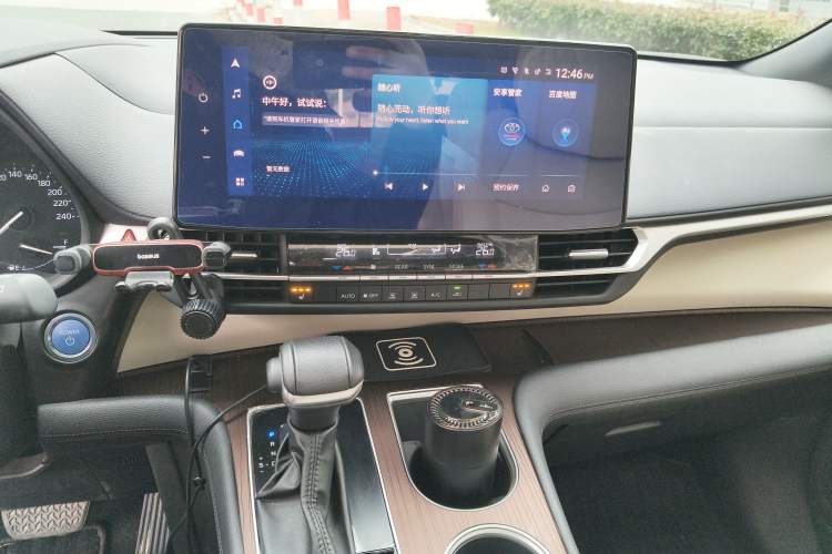 Used Toyota Granvia 2023 2.5L Hybrid Prestige PLUS Edition Audio And AC Panel