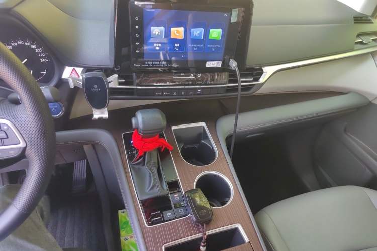 Used Toyota Granvia 2023 2.5L Hybrid Luxury Edition Audio And AC Panel