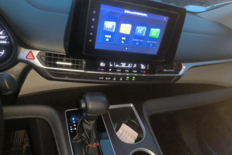 Used Toyota Granvia 2023 2.5L Hybrid Luxury Edition Audio And AC Panel