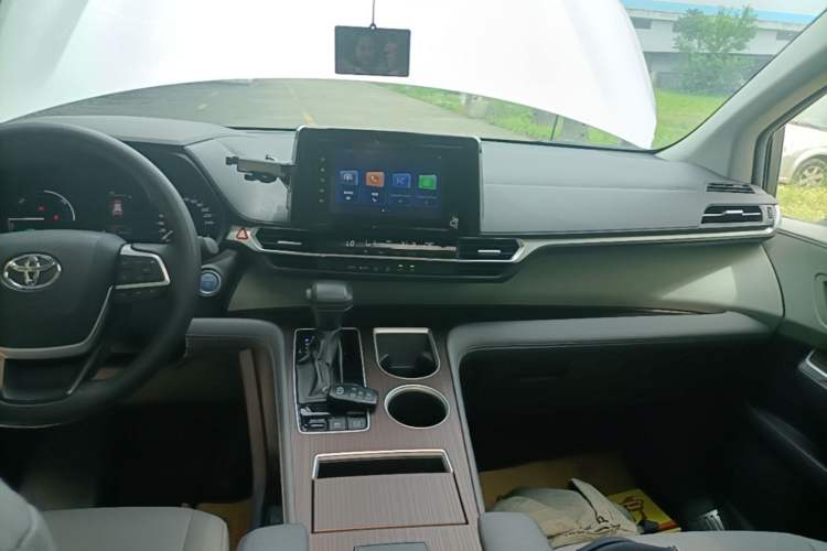 Used Toyota Granvia 2023 2.5L Hybrid Comfort Edition Audio And AC Panel
