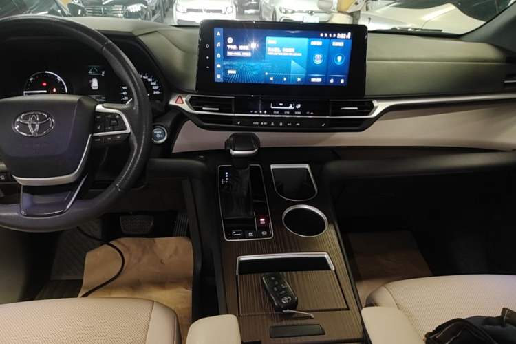 Used Toyota Granvia 2023 2.5L Hybrid Prestige PLUS Edition Audio And AC Panel