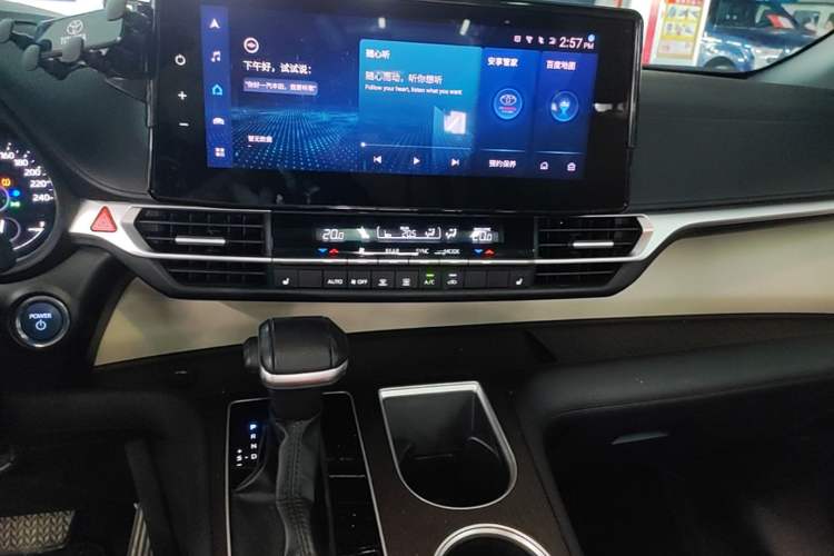 Used Toyota Granvia 2023 2.5L Hybrid Prestige PLUS Edition Audio And AC Panel