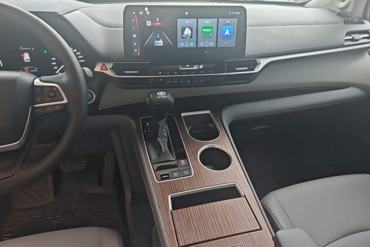 Used Toyota Granvia 2023 2.5L Hybrid Comfort Edition Audio And AC Panel