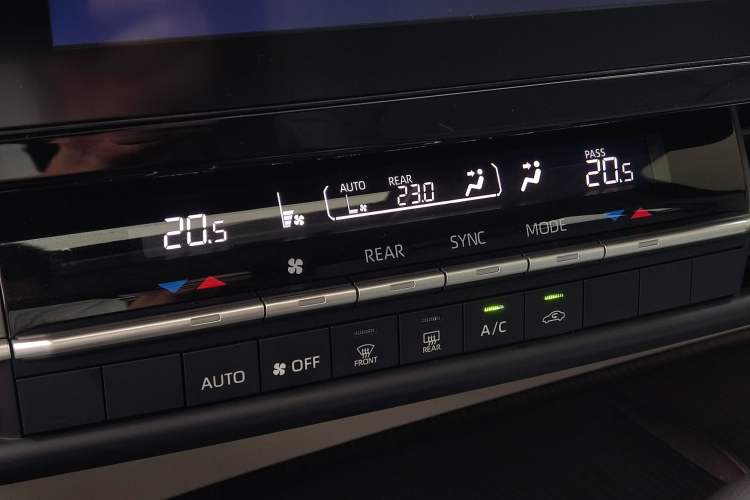 Used Toyota Granvia 2023 2.5L Hybrid Comfort Edition Audio And AC Panel
