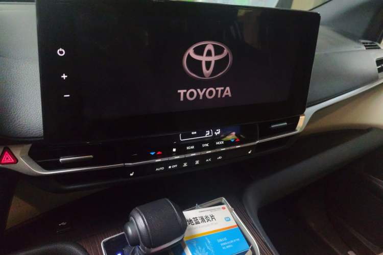 Used Toyota Granvia 2023 2.5L Hybrid Prestige PLUS Edition Audio And AC Panel
