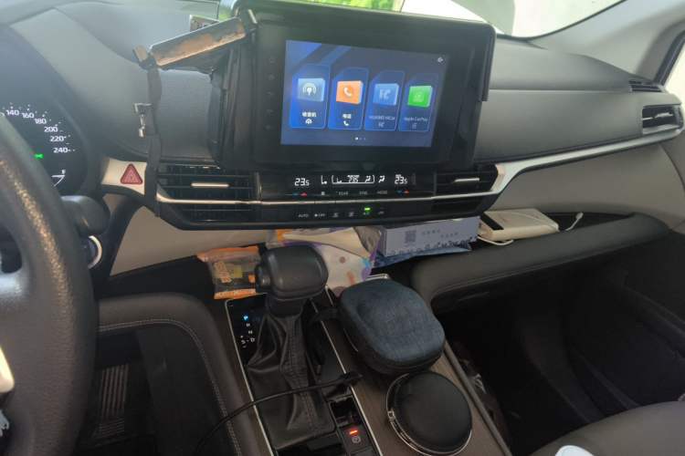 Used Toyota Granvia 2023 2.5L Hybrid Comfort Edition Audio And AC Panel