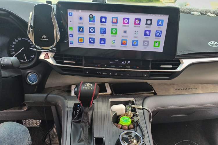 Used Toyota Granvia 2023 2.5L Hybrid Comfort Edition Audio And AC Panel