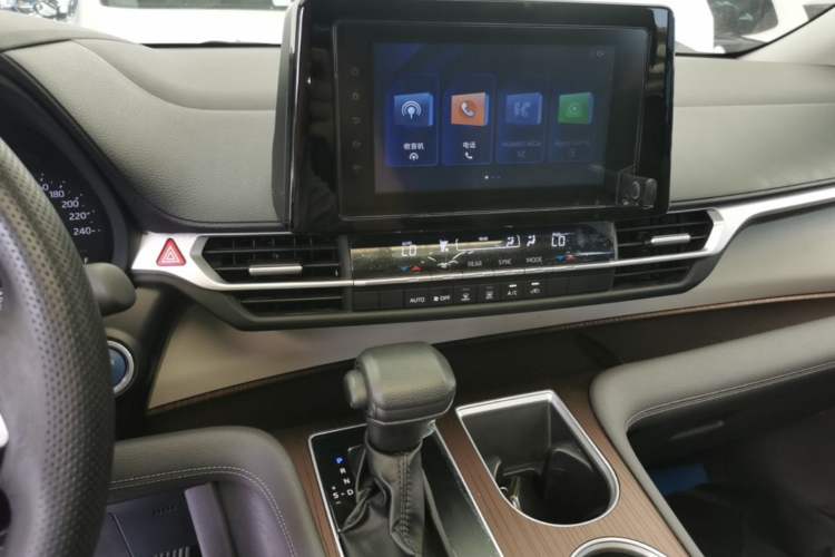 Used Toyota Granvia 2023 2.5L Hybrid Comfort Edition Audio And AC Panel