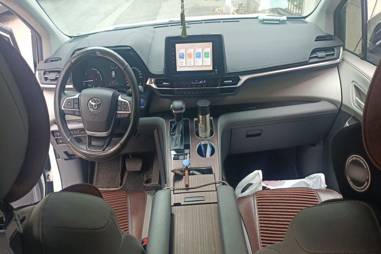 Used Toyota Granvia 2023 2.5L Hybrid Comfort Edition Center Console