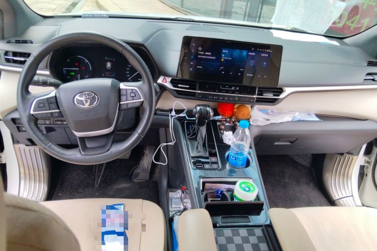 Used Toyota Granvia 2023 2.5L Hybrid Prestige PLUS Edition Center Console