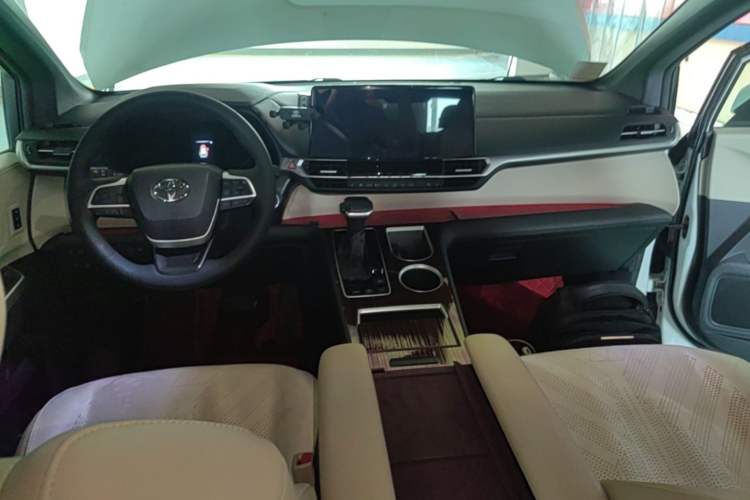 Used Toyota Granvia 2023 2.5L Hybrid Prestige PLUS Edition Center Console