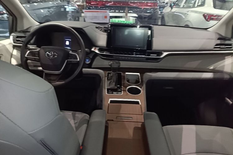 Used Toyota Granvia 2023 2.5L Hybrid Comfort Edition Center Console