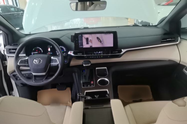 Used Toyota Granvia 2023 2.5L Hybrid Prestige PLUS Edition Center Console