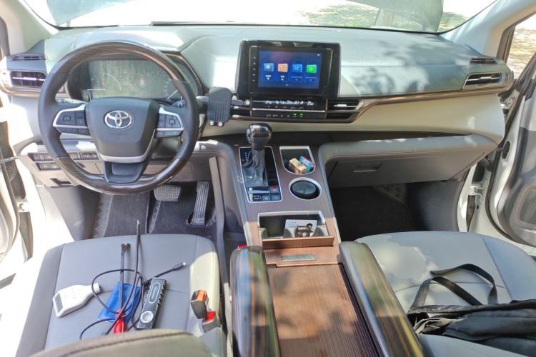 Used Toyota Granvia 2023 2.5L Hybrid Comfort Edition Center Console