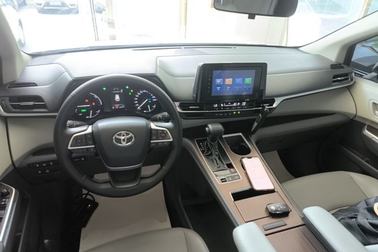 Used Toyota Granvia 2023 2.5L Hybrid Comfort Edition Center Console