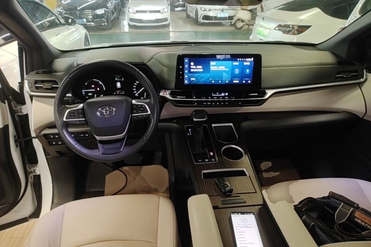 Used Toyota Granvia 2023 2.5L Hybrid Prestige PLUS Edition Center Console