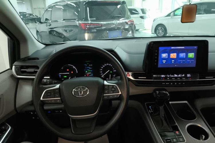 Used Toyota Granvia 2023 2.5L Hybrid Luxury Edition Center Console
