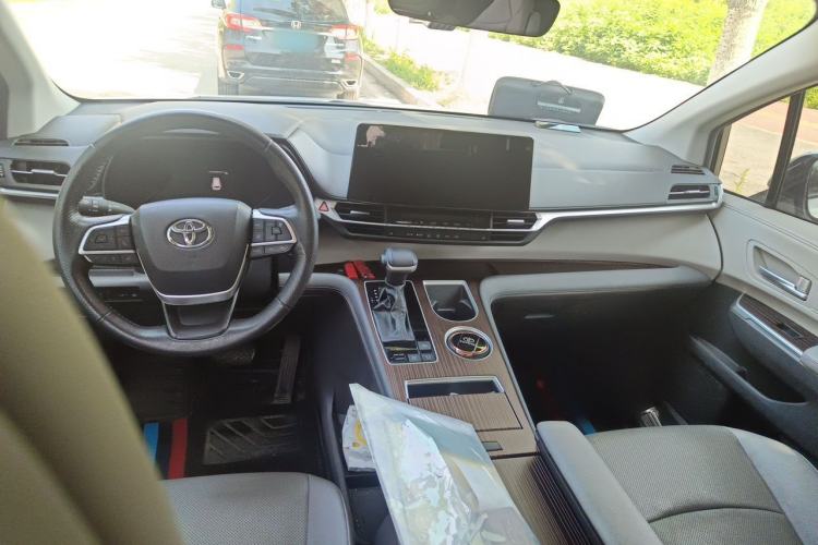 Used Toyota Granvia 2023 2.5L Hybrid Prestige PLUS Edition Center Console