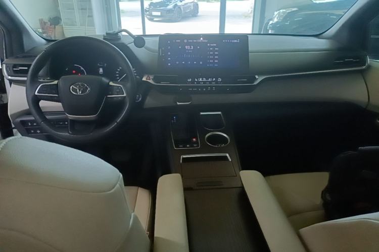 Used Toyota Granvia 2023 2.5L Hybrid Prestige PLUS Edition Center Console