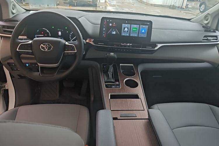 Used Toyota Granvia 2023 2.5L Hybrid Comfort Edition Center Console