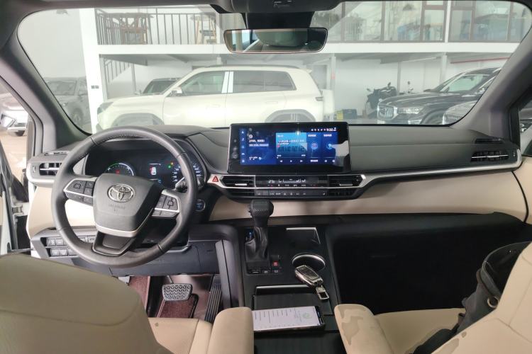 Used Toyota Granvia 2023 2.5L Hybrid Prestige PLUS Edition Center Console