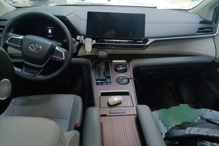 Used Toyota Granvia 2023 2.5L Hybrid Luxury Edition Center Console