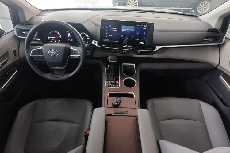 Used Toyota Granvia 2023 2.5L Hybrid Prestige PLUS Edition Center Console