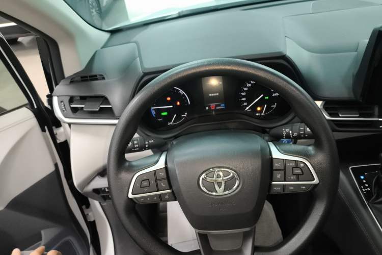 Used Toyota Granvia 2023 2.5L Hybrid Luxury Edition Center Console